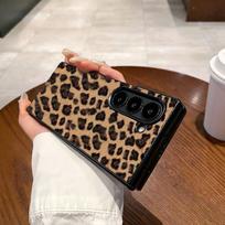 Leopardo rašto odinis smūgiams atsparus dėklas Samsung ZFold7/ZFold6 Fold8 tamsiai ruda spalva
