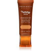 Danessa Myricks Beauty Yummy Skin Serum Skin Tint drėkinamasis glotninamasis makiažo pagrindas atspalvis 6 - Medium Skin With Neutral Undertones 45 ml