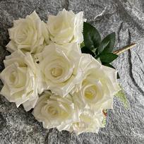 4pcs Silk Champagne Big Horn Roses Artificial Flower Auditorium Decoration Artificial 7-Head Lover Rose Bundle Fake Flowers pieno baltumo spalva