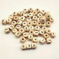 10 mm 100 vnt. Kvadratiniai Natūralaus Medžio Abėcėlės Karoliukai A-Z 0-9 Raidžių karoliukai apyrankėms Tarpiniai Kūdikių Švelnūs Kramtukai Papuošalai Žindukas 10mm
