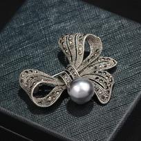 Gun Black Retro Rhinestone Pearl Big Bow Brooch Personality Pin Brooch Women's Jewelry gray