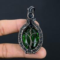 Peridot brangakmenių rankų darbo papuošalai gryno vario viela apvyniotas pakabukas Padėkos dienai 2.56 Inches žalia