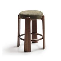 Žalios spalvos/tamsios natūralios spalvos iš uosio masyvo baro taburetė (sėdynės aukštis 65 cm) Granite – Kave Home