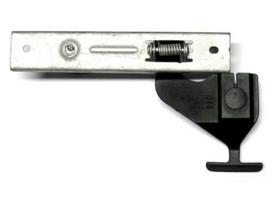 Renault Clio II 01-06 bonnet lock