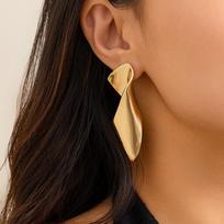 Vintage Irregular Geometric Metal Twisted Stud Earrings for Women Trend 2026 Gold Color Piercing Earring Jewelry Accessories New