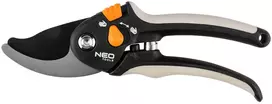 Neo Tools Genėjimo žirklas apeinant šakas 200 mm, pjovimo diapazonas iki 18 mm, reguliuojamas atstumas tarp žirklių.