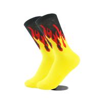 Liepsnojantys kojinės vyrams moterims Hip Hop Animacinis Fire Geltona Juoda Mados dizaineris Sportas Riedlentė Šaunūs daiktai Dovana (SO23) One Size black
