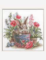 Žydintis zuikis – kryželiu siuvinėjimo rinkinys su Aida 14 ct, 20x20 cm