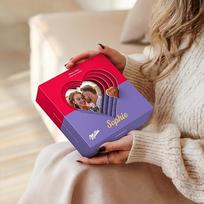 "Milka" širdelės 3D dovanų dėžutėje su asmenine nuotrauka - širdies formos šokoladiniai saldainiai su lazdynų riešutų riešutų kremo įdaru (110 g)