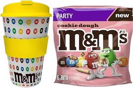 „M&M’S“ puodelio ir sausainių rinkinys – „To Go“ puodelis – geltonas + „M&M’S“ sausainiai 675 g I Tvarus ir ekologiškas I Dovanos idėja