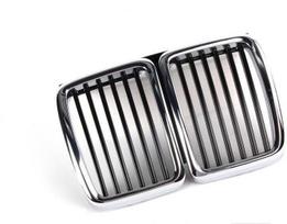 BMW E30 priekinės centrinės grotelės originalios 51131945877