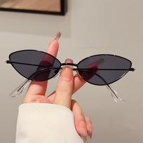 Metal Small Frame Vintage Cat Eye Sunglasses Women For Men Popular Luxury Brand Designer Sun Glasses Punk Hip Hop Eyewear UV400 As The Picture