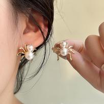 Spider Pearl Earrings Personality Retro Creative Temperament Three-dimensional Design Earrings One Size auksas