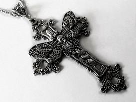 Didelis kandžių kryžiaus karoliai pakabukas gėlių filigrano Viktorijos laikų vintažinio gotikinio stiliaus Puiki dovana jos apsaugos amuletas