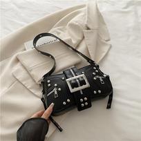New retro handbag niche design Spice girl shoulder commuter oblique span locomotive bag autumn new juoda