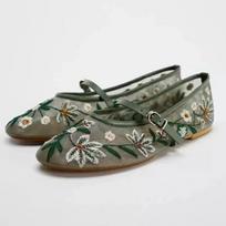 2026 New Mesh Breathable Ballet Flats Women Designer Embroidered Flower Mary Jane Shoes Light Comfort Low Heeled Summer Flats 35 žalia