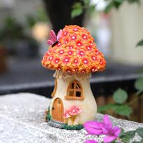 Solar Powered Mushroom House Night Light Lawn Ornament Weather Resistant Garden Sculpture for