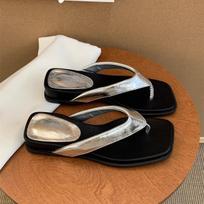 Silver slippers women's summer wear soft platform flip-flops French beautiful toe cool slippers vacation beach shoes 35 sidabras
