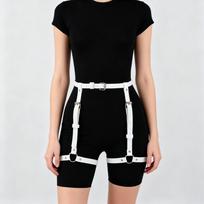 Reguliuojamas punk stiliaus PU odos kojų diržas su šlaunies žiedais ir O žiedais moterims, gotiški juosmens iki kojų dirželiai džinsams. beige