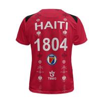 New Haitian football jerseys for Summer 2026, featuring the national emblem and flag; family-sized T-shirts suitable for everyday wear and training. S raudona