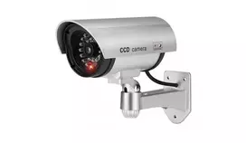 iWear IR1 Dummy CCTV Security Camera su Mirksinčia Raudona Lempute, 2x AA Baterija, Sidabrinė