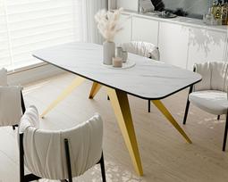 Modernus išskleidžiamas stalas FENTO su metalinėmis kojomis Spalvos: Auksinė / marmuras bianco, Plotis: 160 cm