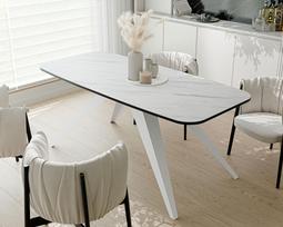 Modernus išskleidžiamas stalas FENTO su metalinėmis kojomis Spalvos: Balta / marmuras bianco, Plotis: 180 cm