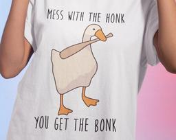 Unisex Untitled Goose Gaming T-Shirt, Indie Videogame Shirt 4XL