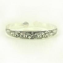 Retro Cuff Bracelets Tibetan Silver Metal Carving Fish Elephant Flower Bangles Vintage Gypsy Jewelry Female Gifts