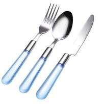 Kūrybiškas stalo įrankių rinkinys su plastikine matine rankena, nerūdijančio plieno vakarietiškas šaukštas, peilis, šakutė, stalo indai, virtuvės reikmenys