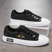 2025 new trendy luxury men's shoes embroidered bee board shoes Korean version glossy breathable trend casual sports shoes Amazon 39 juoda