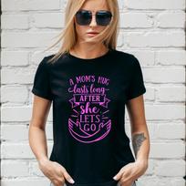 A MOMS HUG T-SHIRT, Gift for her, MUM, MOTHERS DAY, Various Colour Prints M