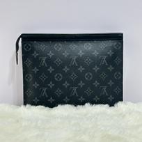 [Pre-Owned] Louis Vuitton Pochette Voyage MM 'Black Monogram Eclipse Canvas' - Very Good #BJLHR5 ONE SIZE