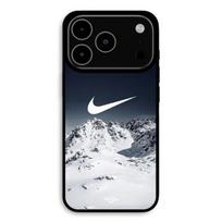 Coque Pour iPhone 17 Pro Max Nike logo mountain fly Maniacase juoda