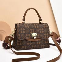 Women's bag messenger bag women's 2025 new trend fashion shoulder bag simple atmosphere portable small square bag women's bag