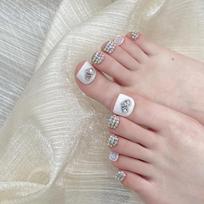 Fashionable White Crystal Toe Nail Stickers Rhinestone Press-On Nails Short Length 10 Pcs s balta