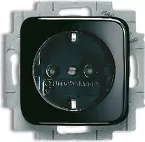BUSCH JAEGER 2013-0-4706 - CEE 7/3 kištukinis lizdas 2P+E - Juoda - 250 V - 16 A - 71 mm