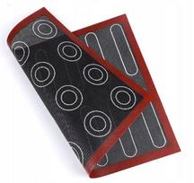 Dvipusis silikoninis kepimo kilimėlis su mikroperforacija 30x40 cm