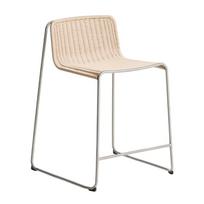 Smėlio spalvos metalinė sodo baro taburetė Tavari – Kave Home