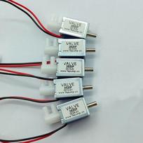 Mikro plastiko mini elektrinis solenoidinis vožtuvas 24V DC guminis mikro oro srauto valdymo vožtuvas mini dydžio dujų srauto valdymo vožtuvas 4.5V