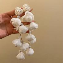 Exquisite White Drop Earrings Flower Long Tassel Piercing Earrings Pearl Imitation Flower Earrings Banquet Wedding balta