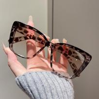 Cat Eye Sunglasses for Women Retro Large Square Frame Sun Glasses UV400 Protection Goggle Eyewear Shades Eyeglasses brown