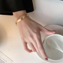 Matte Möbius Band Bracelet Women's Minimalist Cold Style Bracelet One Size(16-22CM)