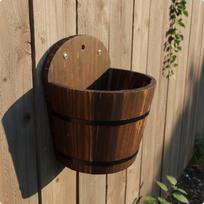 Pakabinamas medinis statinės formos vazonas Dekoratyvus Rustic Sieninis Sieninis vazonas Vidaus ir lauko naudojimui Wall Bucket S brown