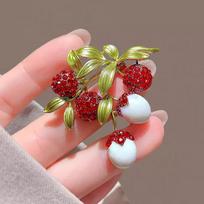 Sweet Lychee Fruit, High-end Feminine Literary and Fashionable Temperament Brooch 3cm*5cm