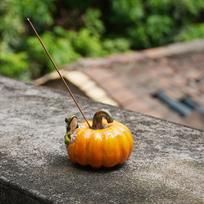 Purely Handmade Eco-Friendly Ceramic Aromatic Pumpkin-Shaped Incense Holder Base with Wabi-sabi Style Customizable (Yellow,Summer) geltona