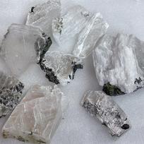 Natural Healing Crystals Selenite Rough Stone Crystal and  Ornament Crystal Crafts (White,One Size) balta