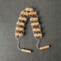 Handcrafted Wooden Back Scraper Roller Massage Tool with Acupressure Knobs Manual Pull Back Massager for Muscle Relaxation and Tension Relief One Size geltona