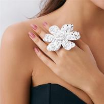 European and American fashion ins style liquid metal large flower ring, personalized exaggerated five-leaf petal ring