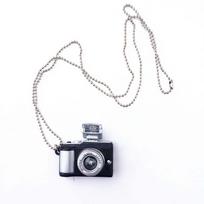 Retro Unisex Men Luminous Flash Camera Necklace Sweater Chain Music Pendant Fashion Jewelry geltona